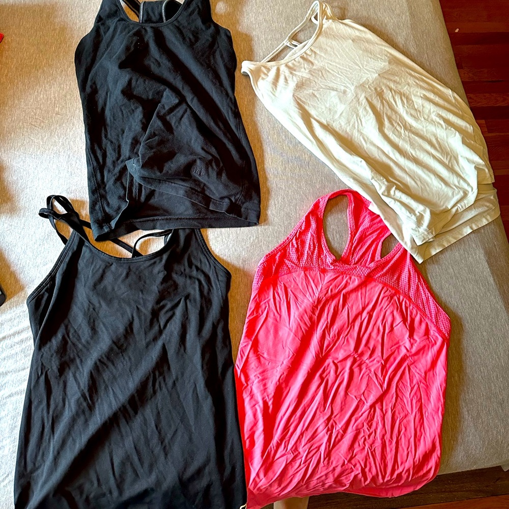Gap fit size small 4 workout tanks